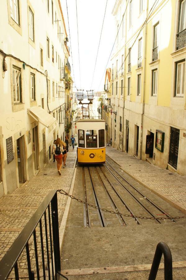 Cozy apartment in Bairro Alto Lisboa Exterior foto